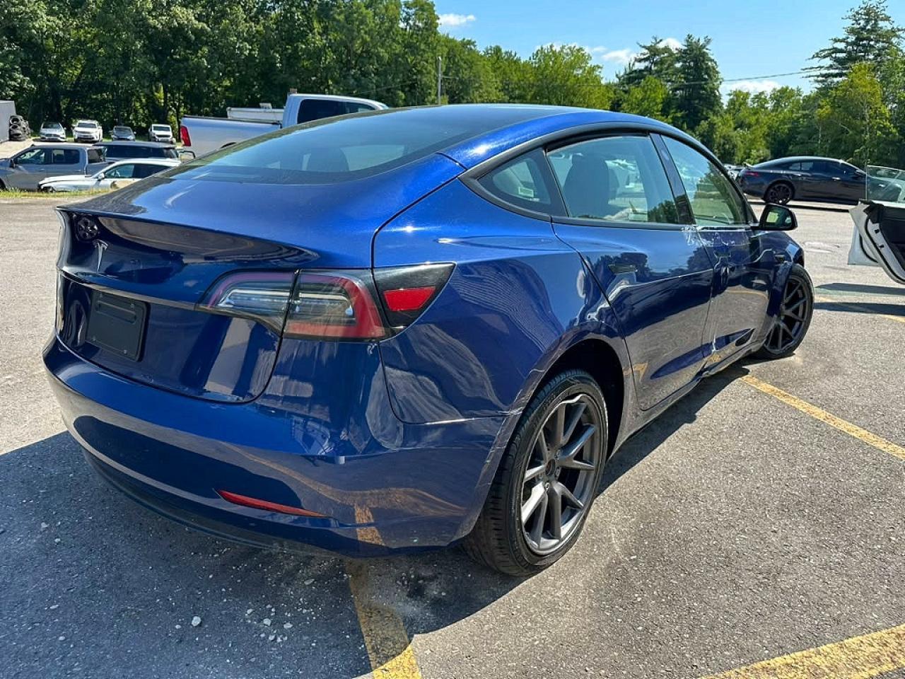 2023 Tesla Model 3 - Фото 3