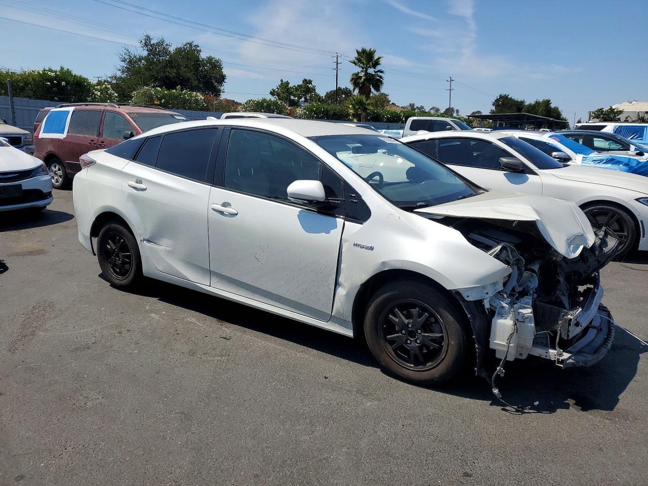 2016 Toyota Prius Two Eco - Фото 4
