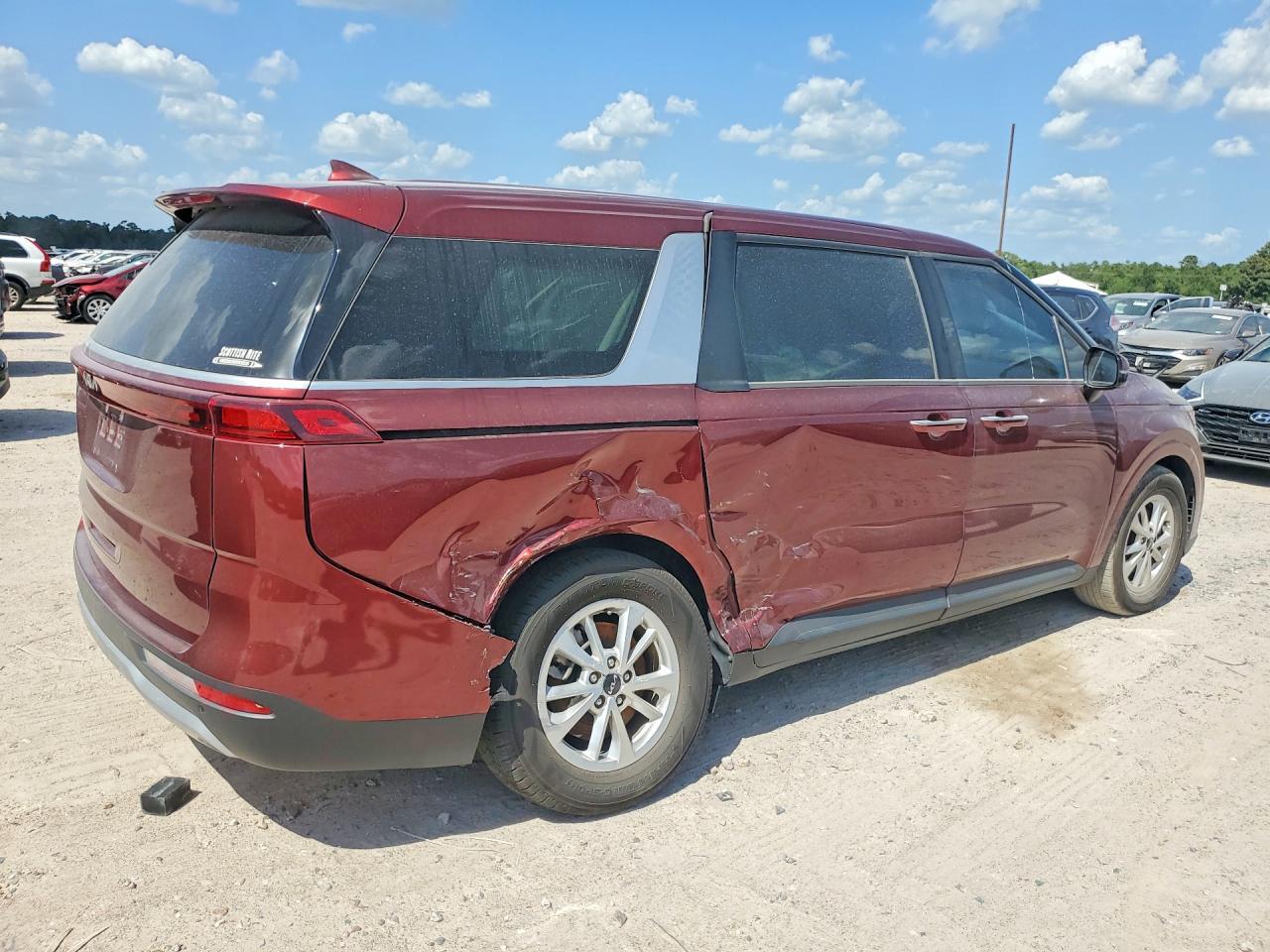 2023 Kia Carnival Lx - Image 3