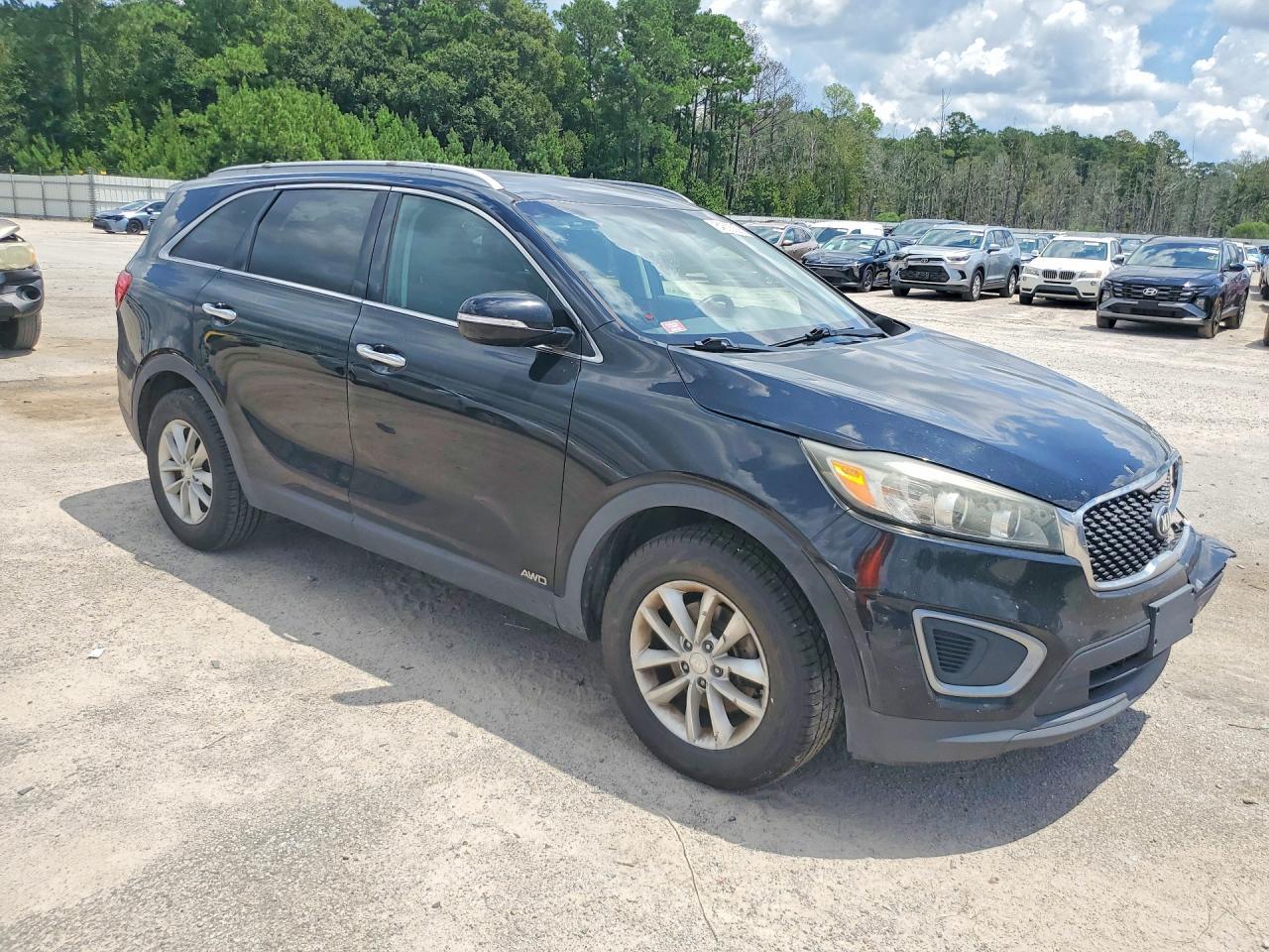 2017 Kia Sorento Lx - Image 4