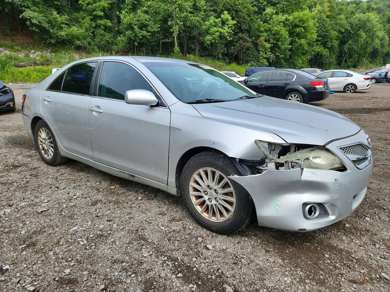 2010 Toyota Camry Le - Фото 4