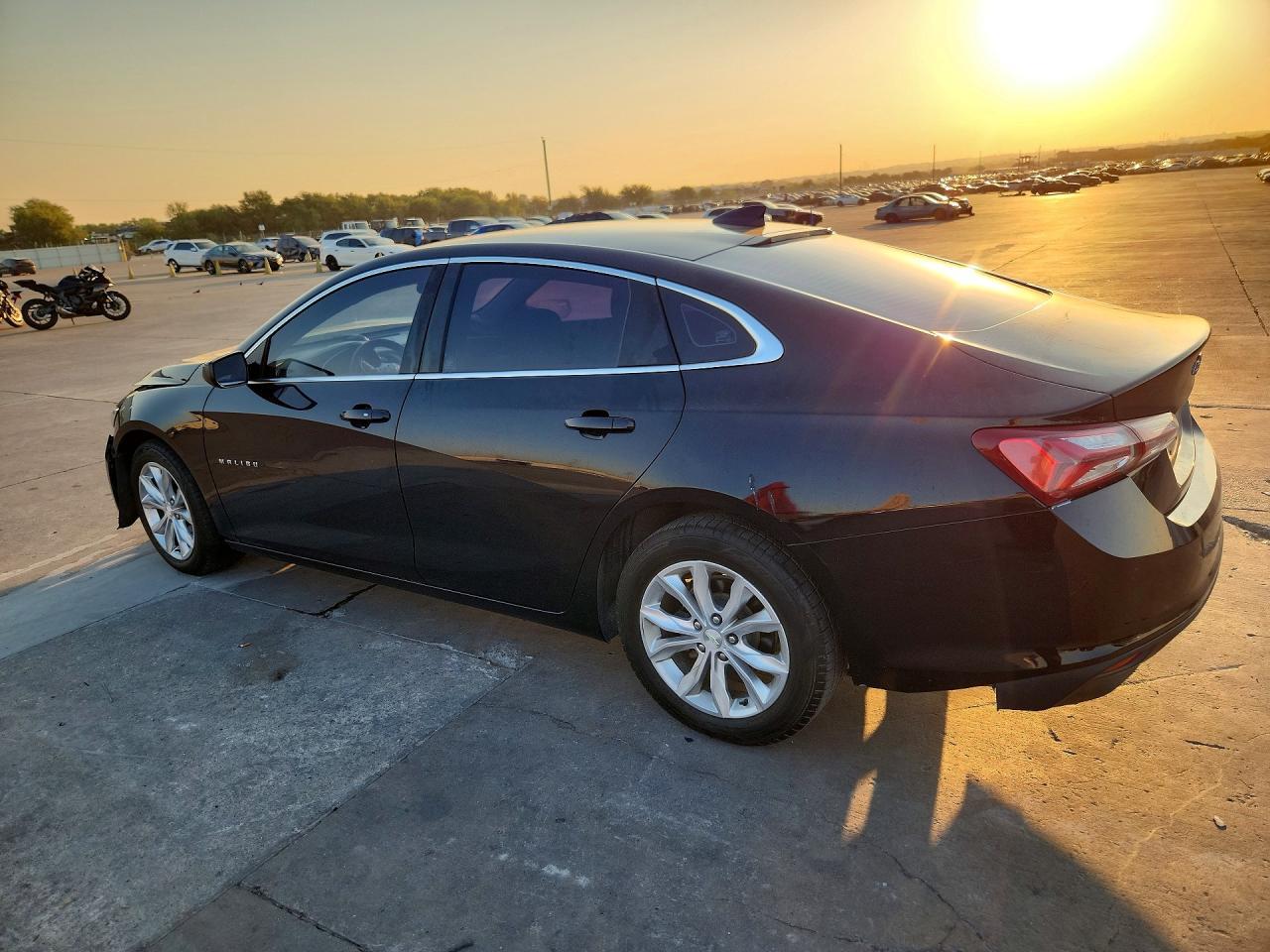 2020 Chevrolet Malibu Lt - Image 2
