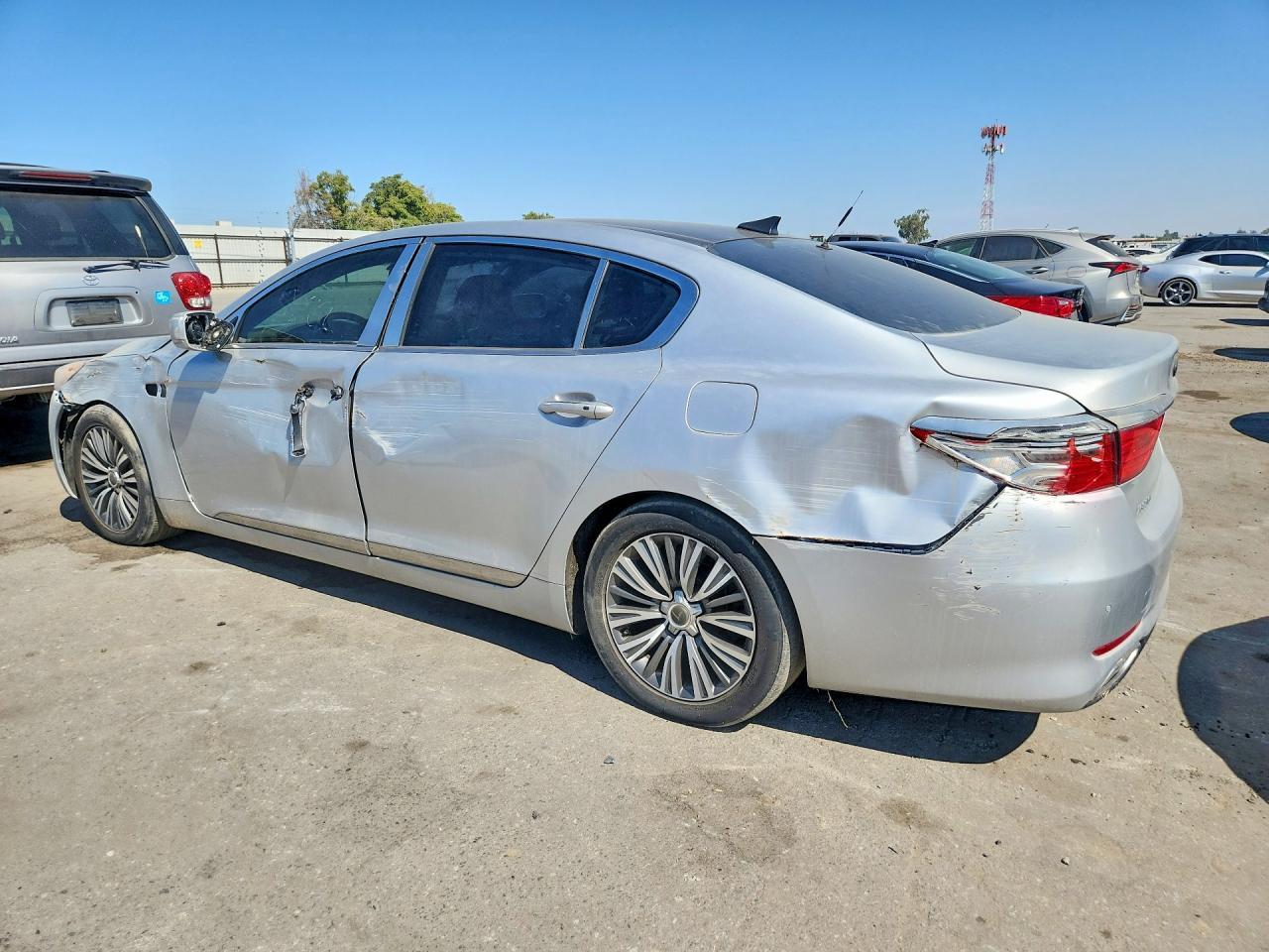 2016 Kia K900 Luxury V6 - Image 2