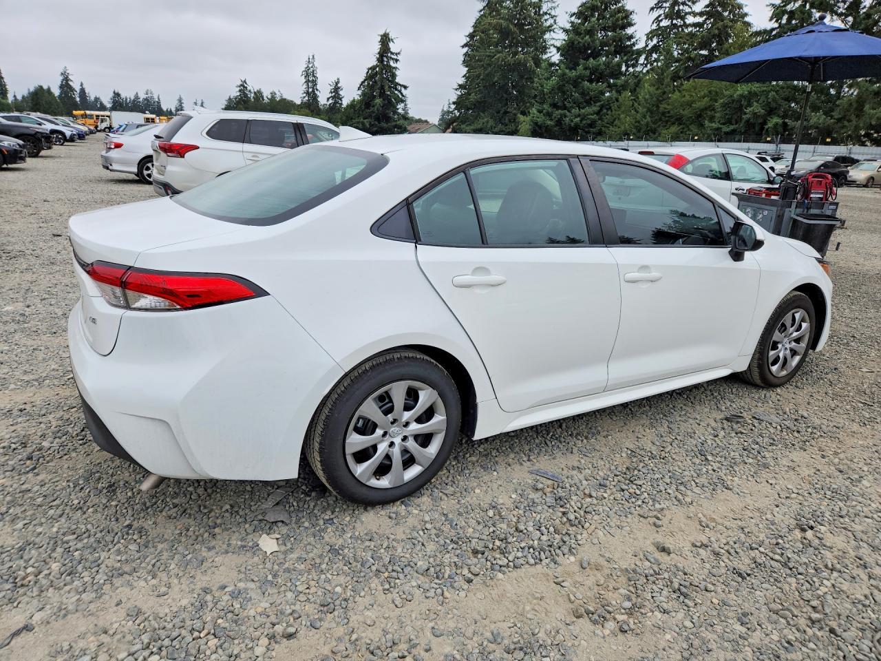 2025 Toyota Corolla Le - Фото 3