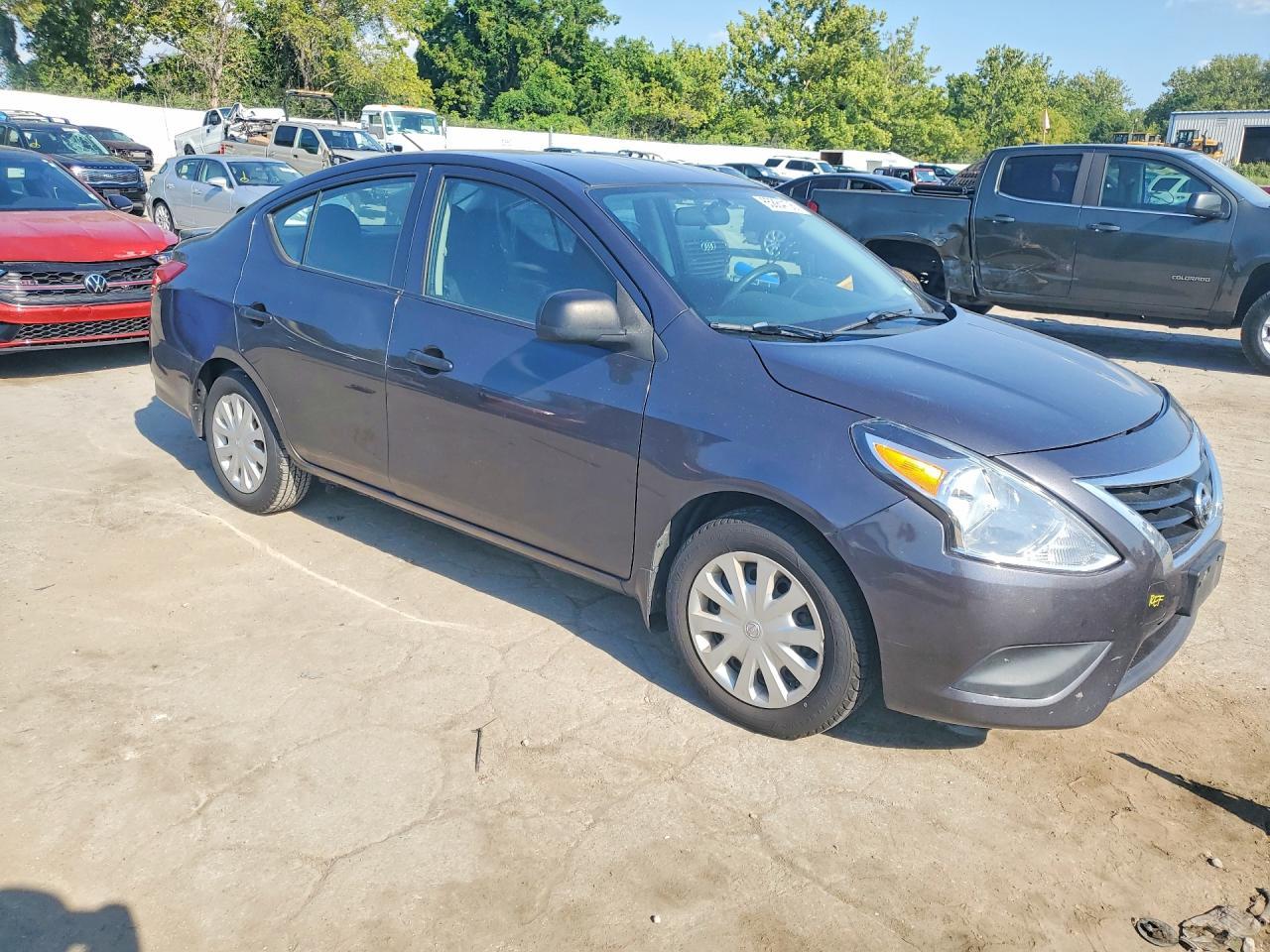2015 Nissan Versa 1.6 S Plus - Фото 4