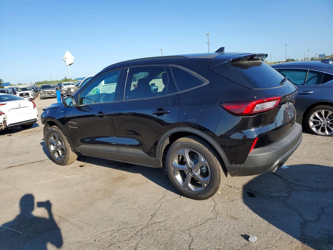 2026 Ford Escape St Line - Image 2
