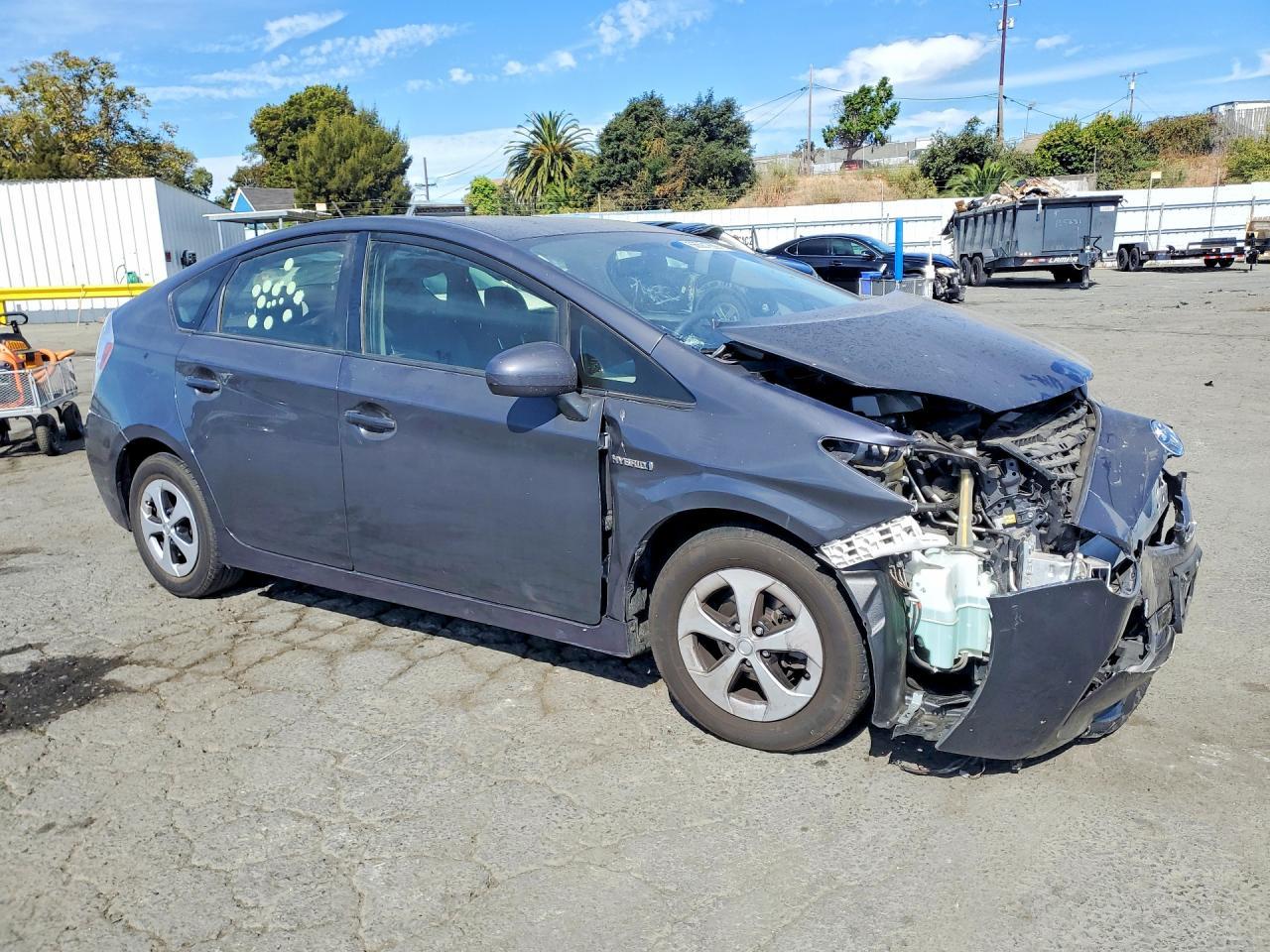 2015 Toyota Prius Two - Фото 4