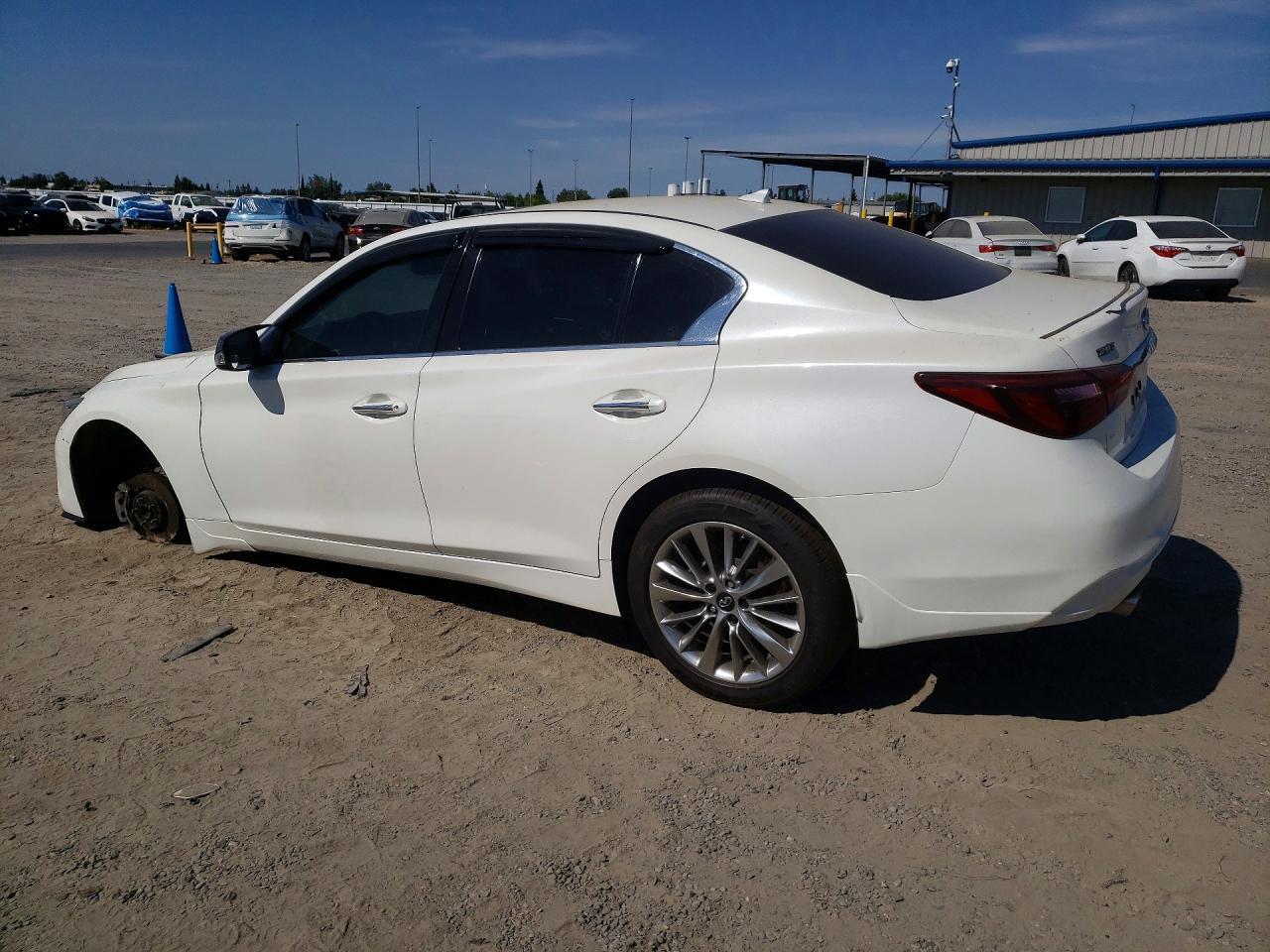 2018 Infiniti Q50 3.0T Luxe - Фото 2