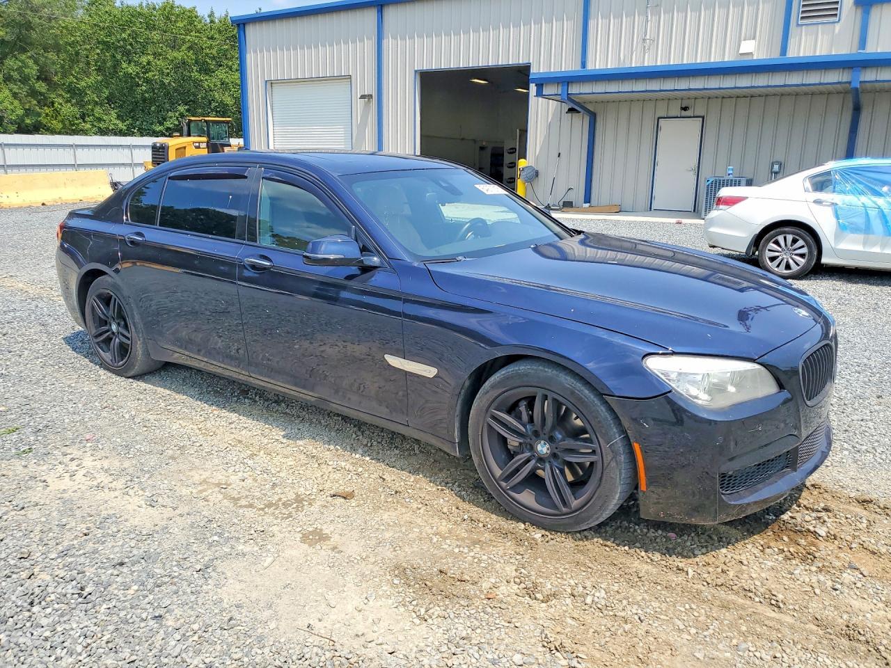 2015 BMW 740 Lxi - Image 4