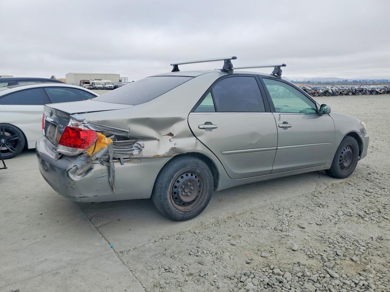2005 Toyota Camry Le - Фото 3