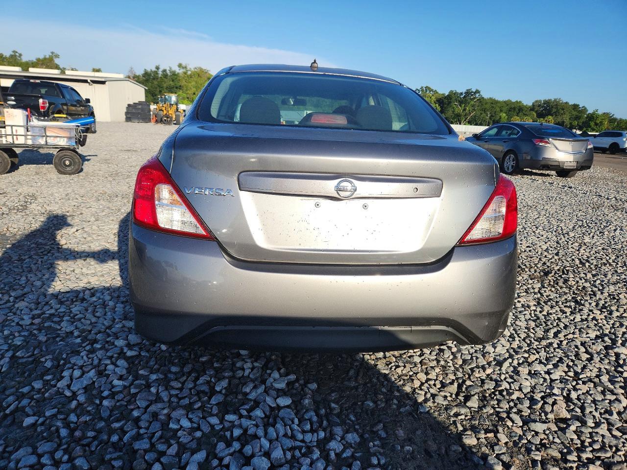 2016 Nissan Versa 1.6 S - Image 6