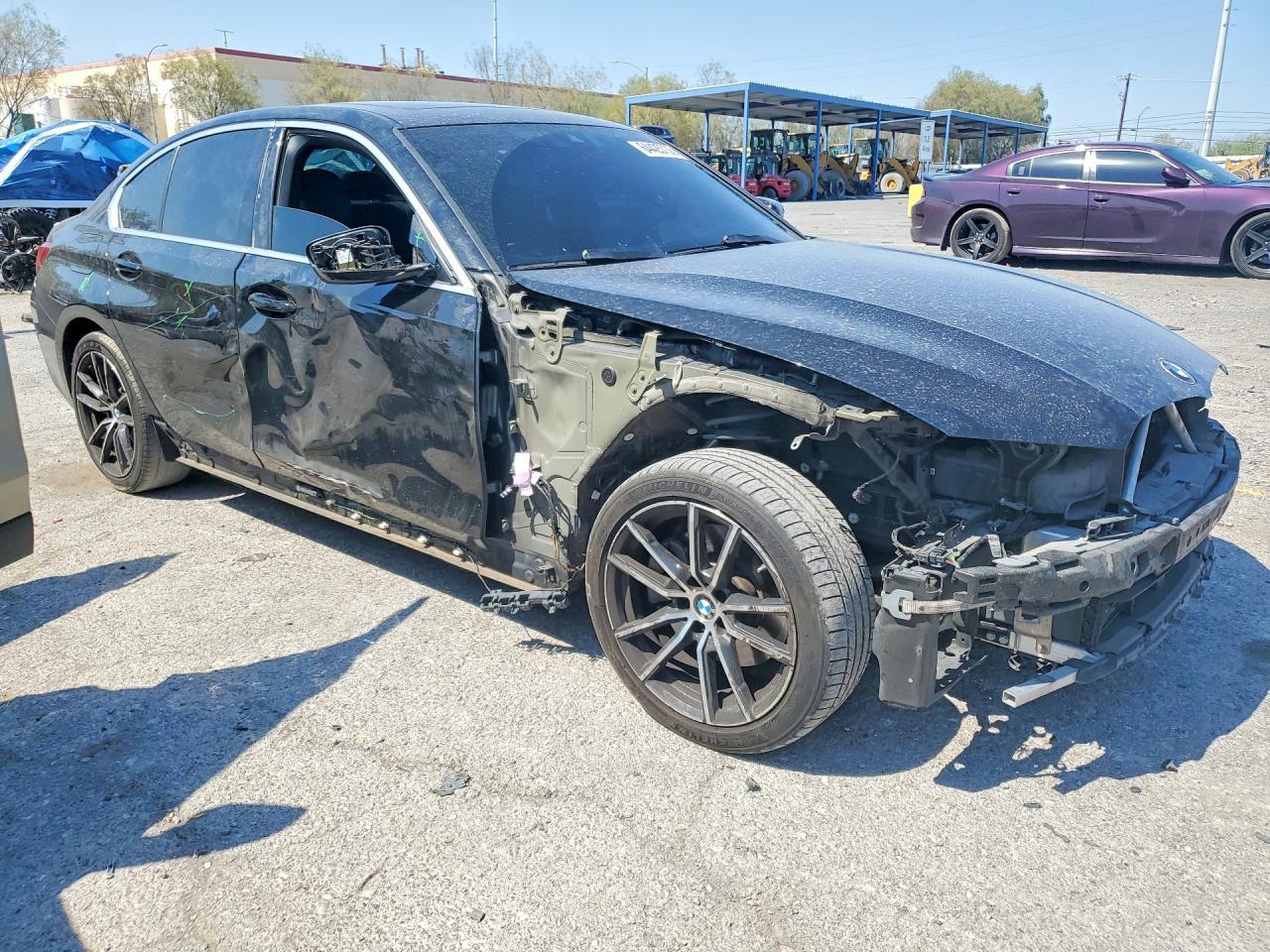 2019 BMW 330I - Фото 4