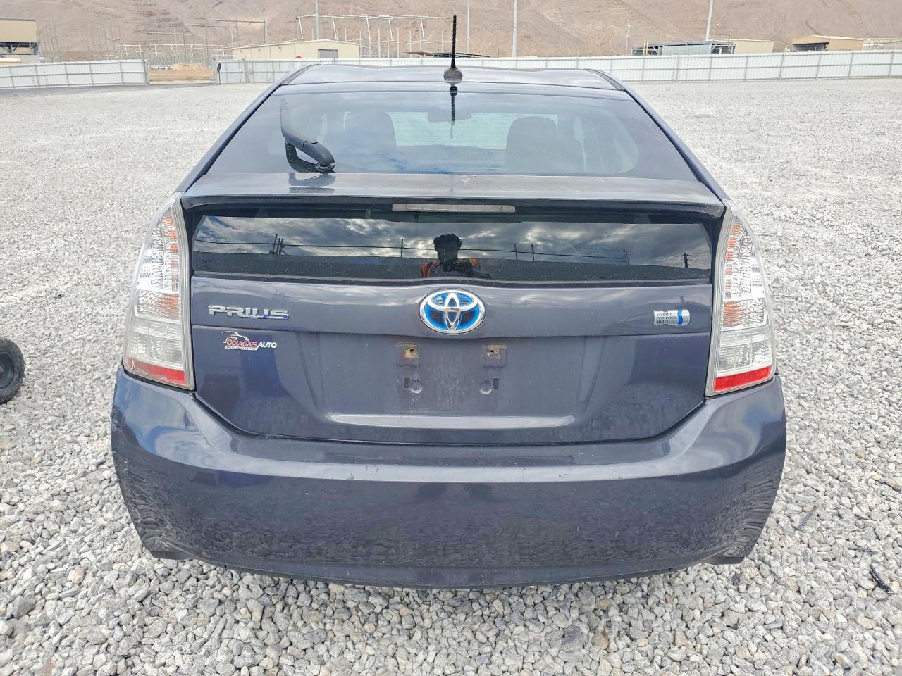 2011 Toyota Prius Two - Фото 6