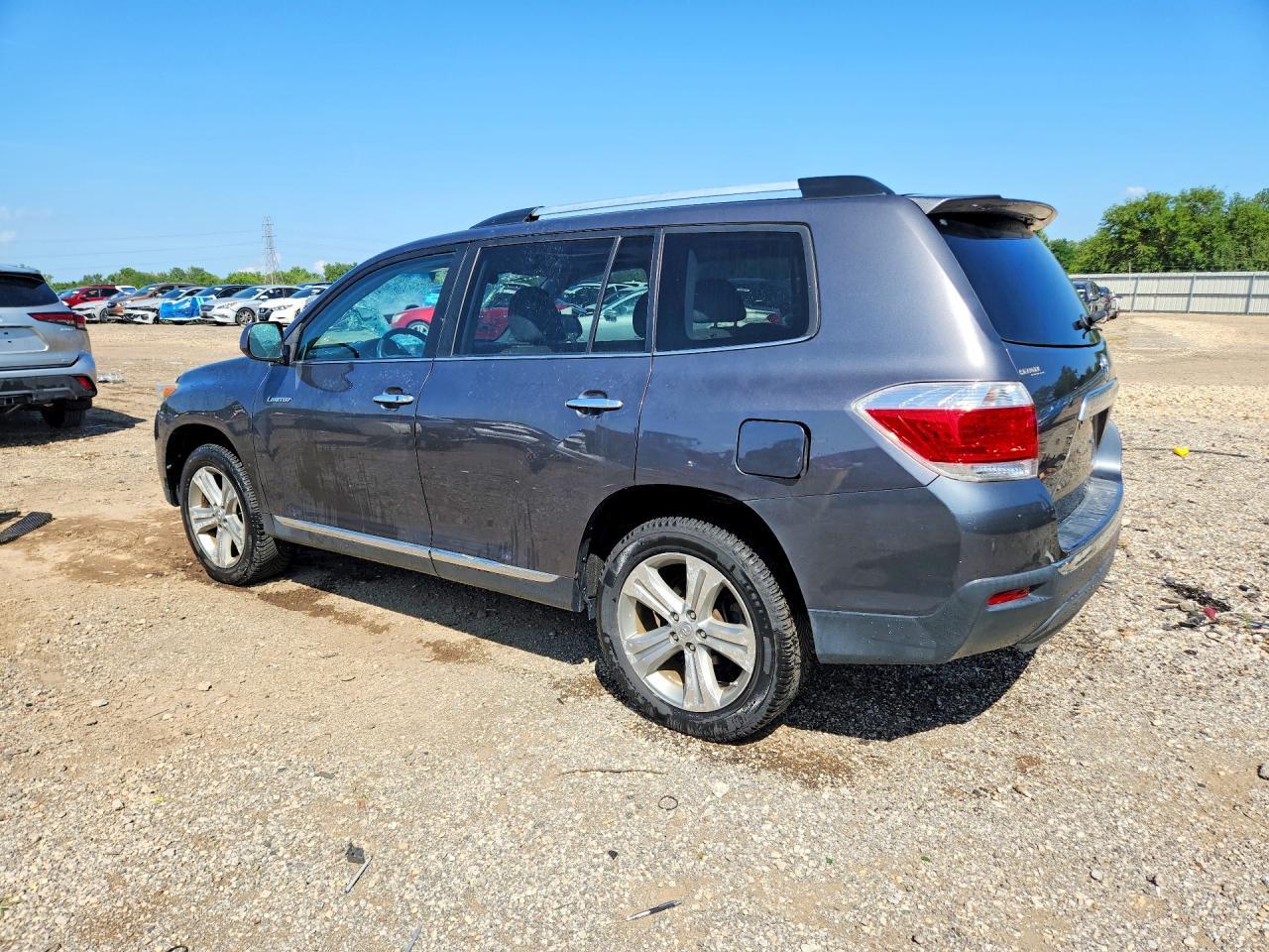 2013 Toyota Highlander Limited - Image 2