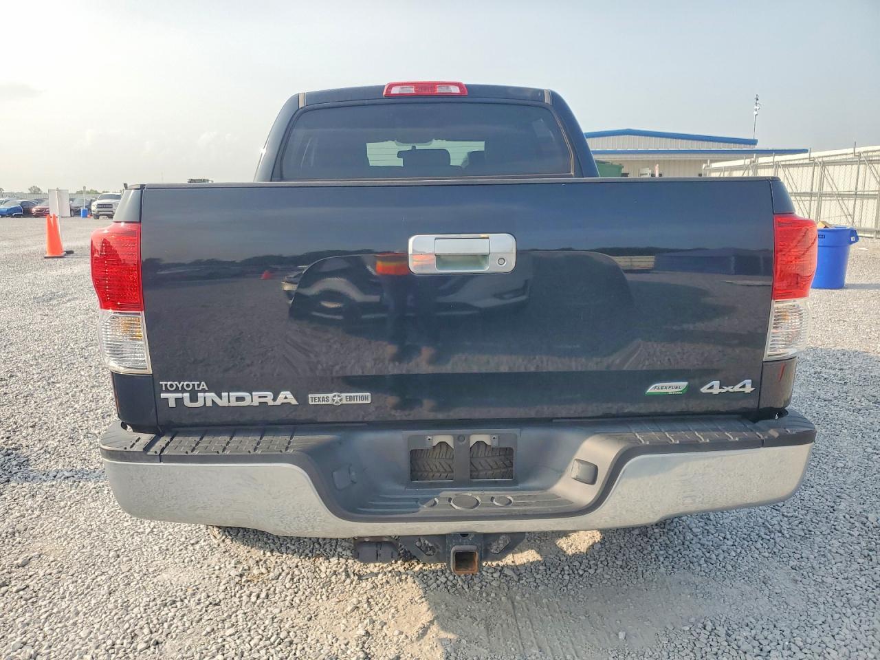 2011 Toyota Tundra Crewmax Sr5 - Image 6