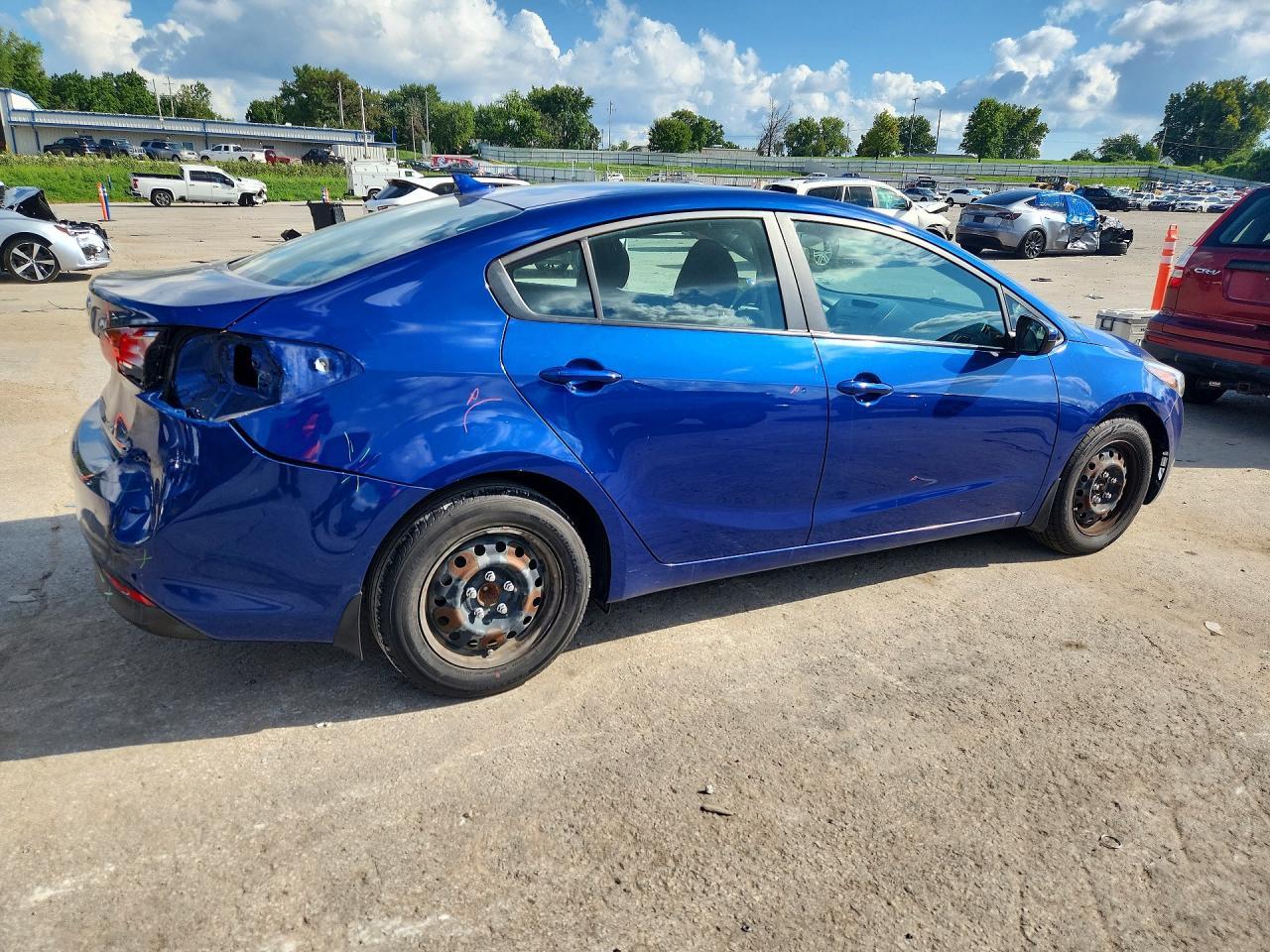 2017 Kia Forte Lx - Image 3