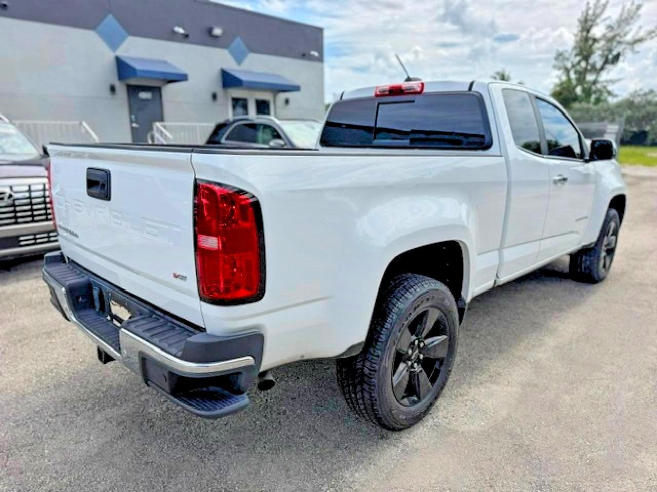 2021 Chev Colorado L - Image 3