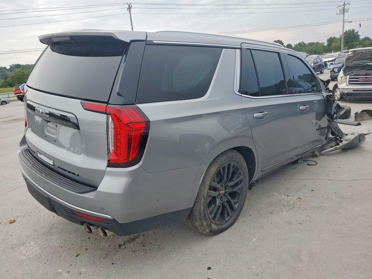2023 GMC Yukon Denali Ultimate - Image 3