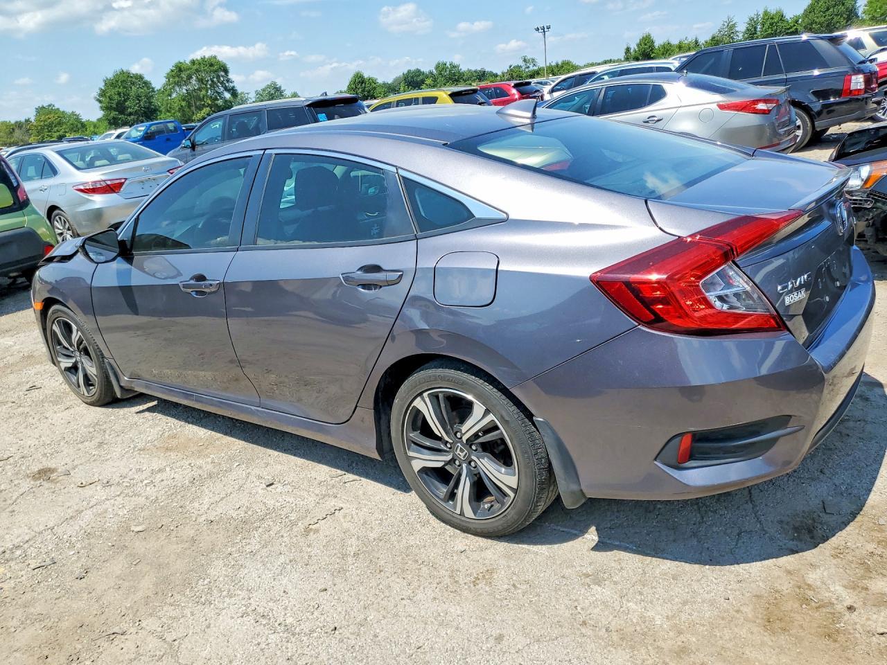2016 Honda Civic Touring - Image 2