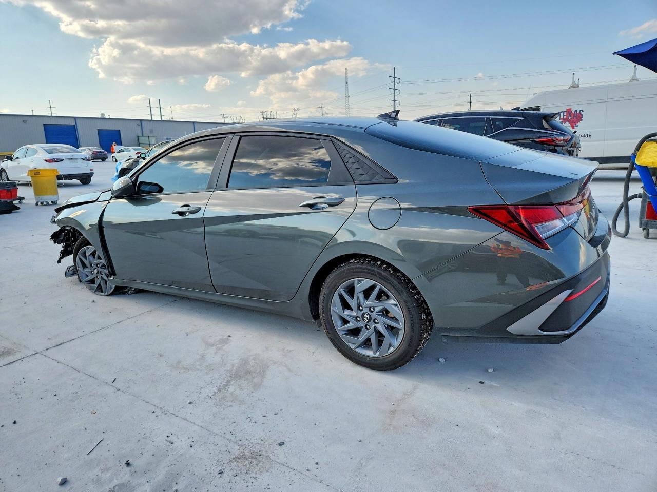 2024 Hyundai Elantra Sel - Фото 2
