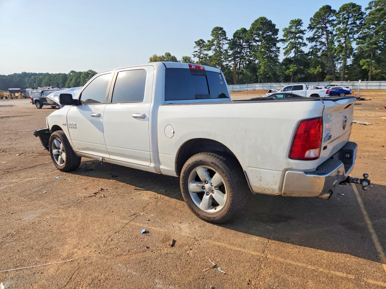 2015 Ram 1500 Slt - Image 2