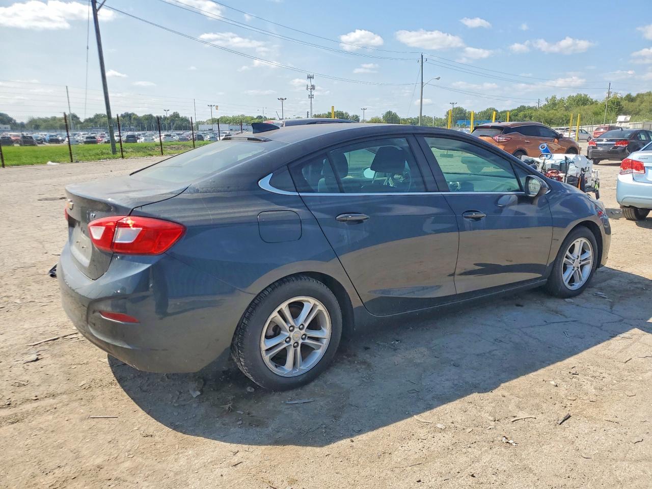 2018 Chevrolet Cruze Lt - Фото 3
