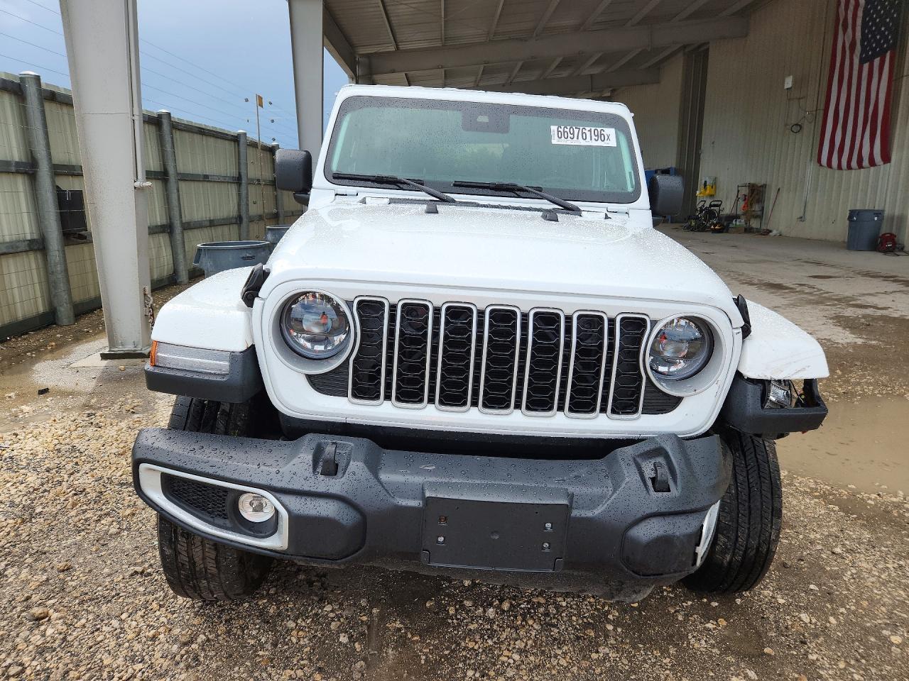 2025 Jeep Wrangler Sahara - Image 5