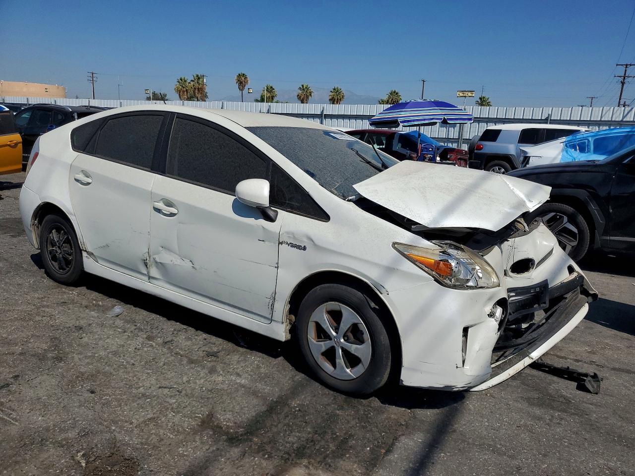 2015 Toyota Prius Two - Image 4