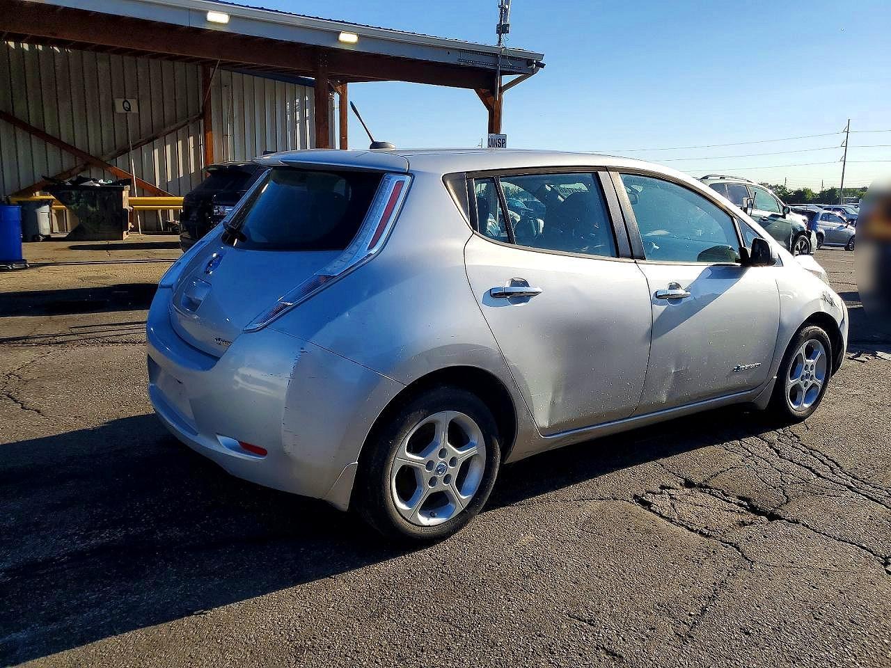 2013 Nissan Leaf S - Фото 3