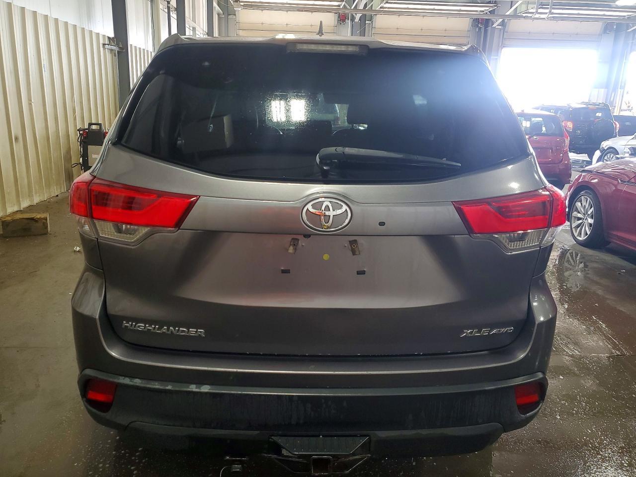 2019 Toyota Highlander Xle - Image 6