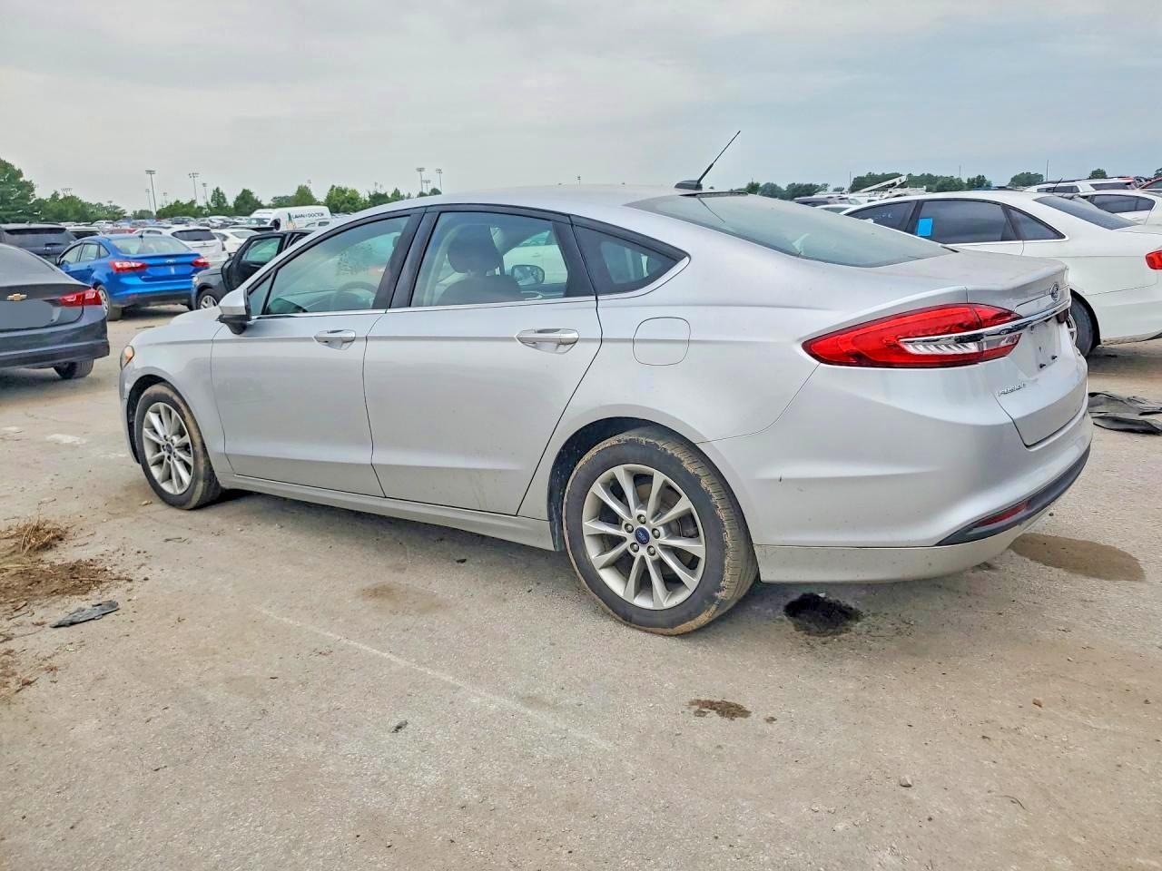 2017 Ford Fusion Se - Фото 2