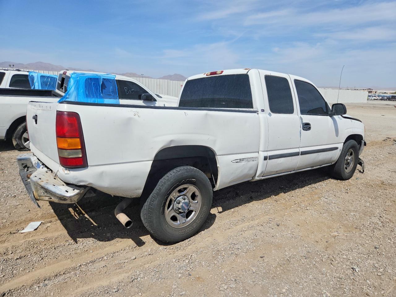 2001 GMC New Sierra C1500 - Фото 3