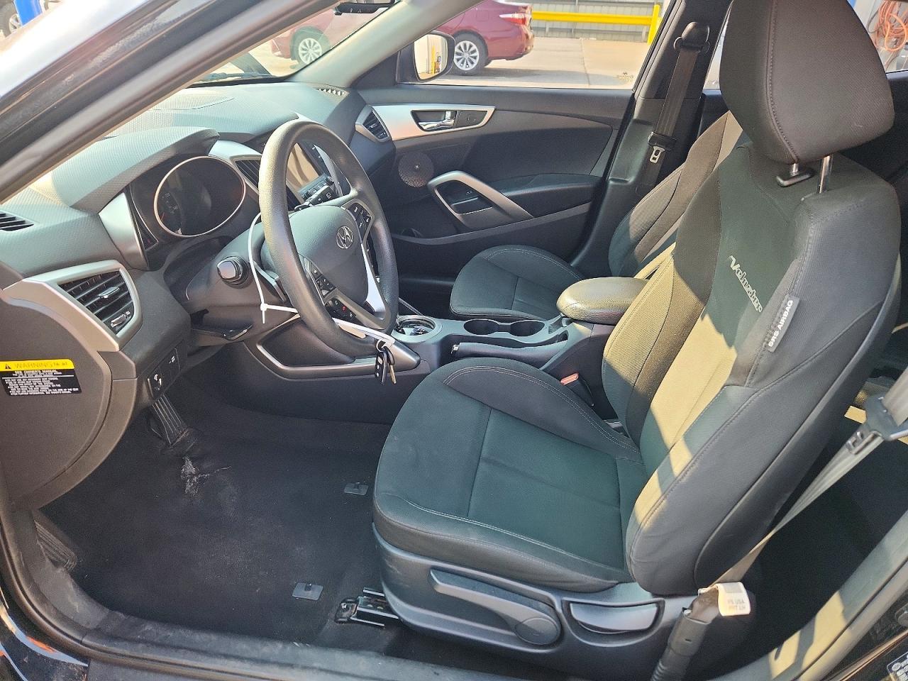 2014 Hyundai Veloster Base - Фото 7