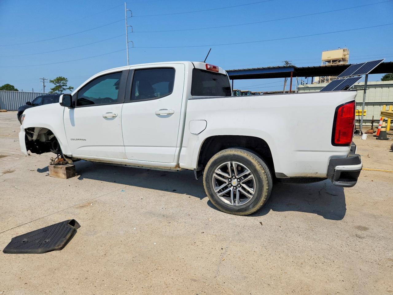 2022 Chevrolet Colorado - Image 2
