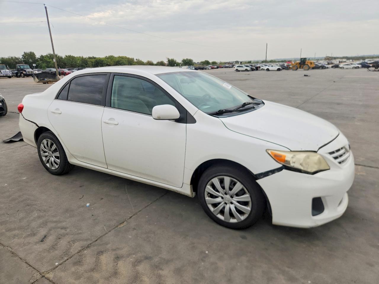 2013 Toyota Corolla Le - Image 4