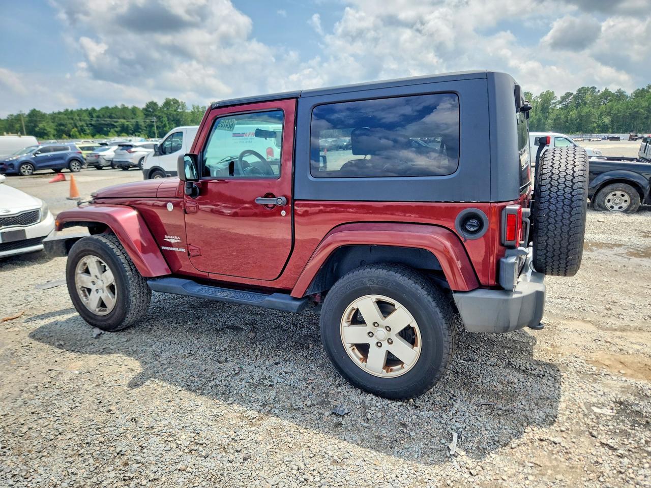 2010 Jeep Wrangler Sahara - Image 2
