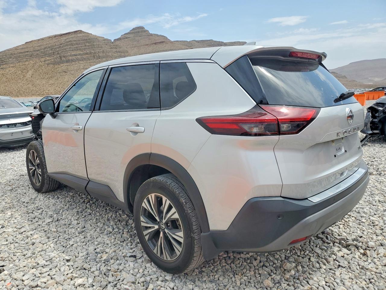 2021 Nissan Rogue Sv - Фото 2