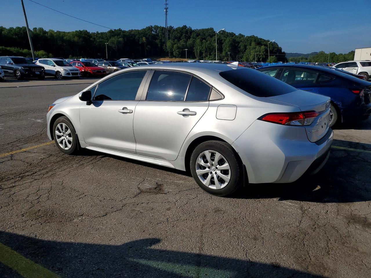 2025 Toyota Corolla Le - Фото 2
