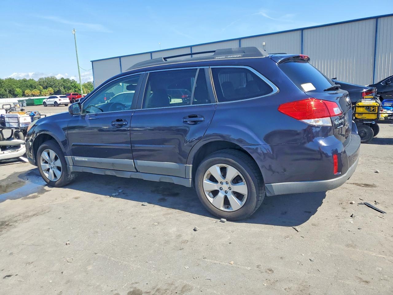 2012 Subaru Outback 2.5I Premium - Image 2