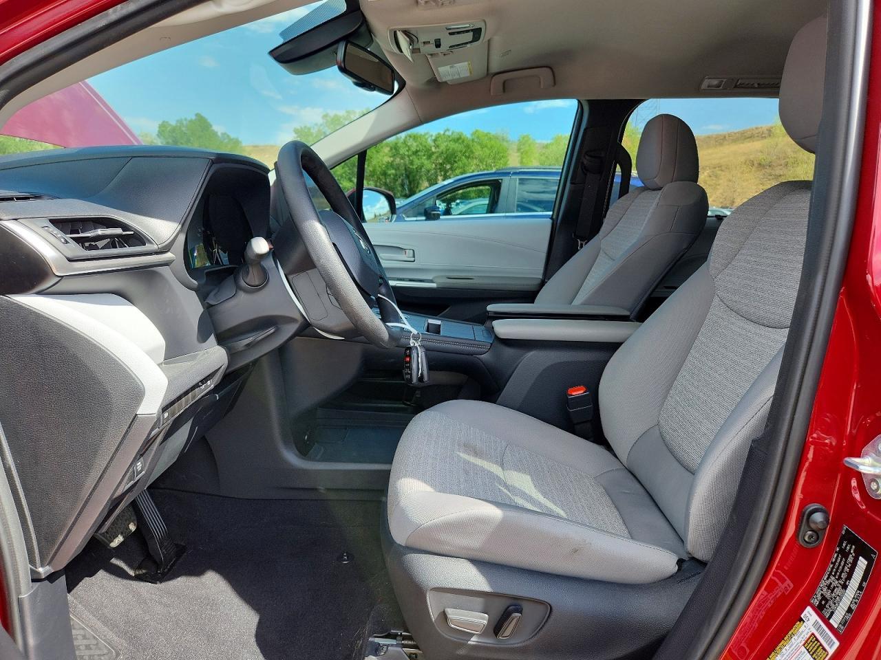 2026 Toyota Sienna Le - Фото 7