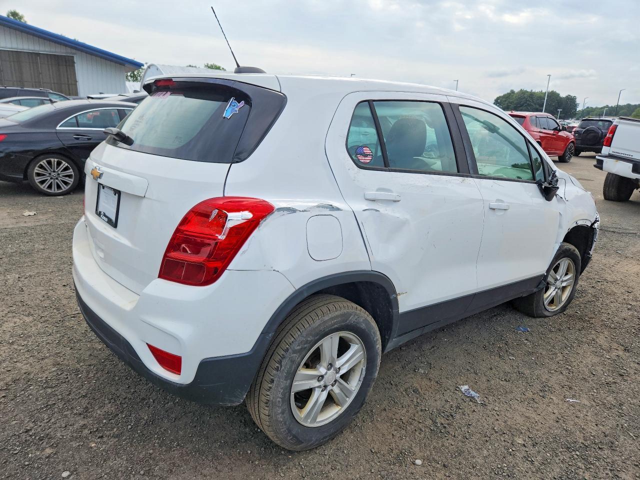 2020 Chevrolet Trax Ls - Image 3