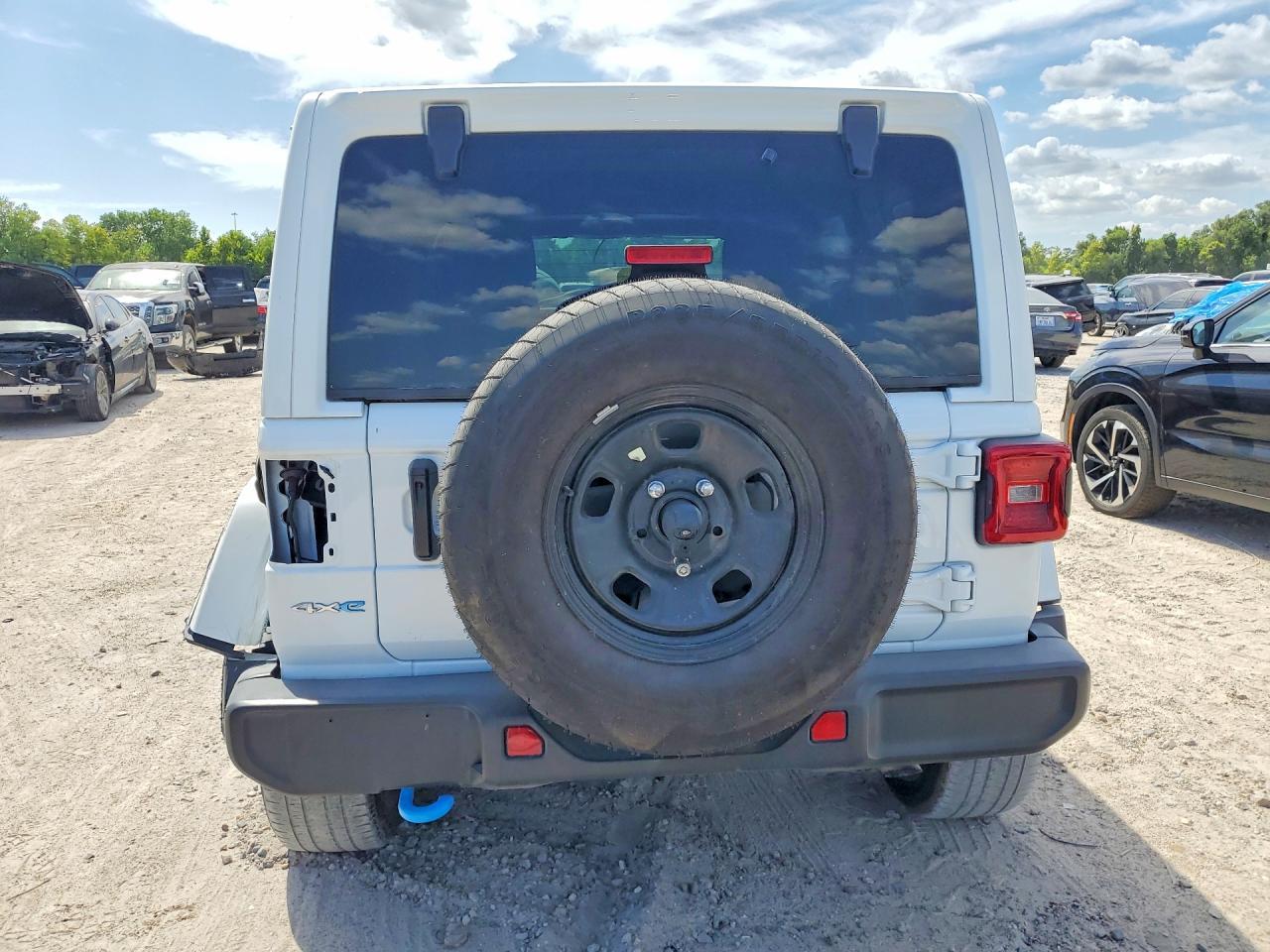 2022 Jeep Wrangler Unlimited Sahara 4Xe - Фото 6