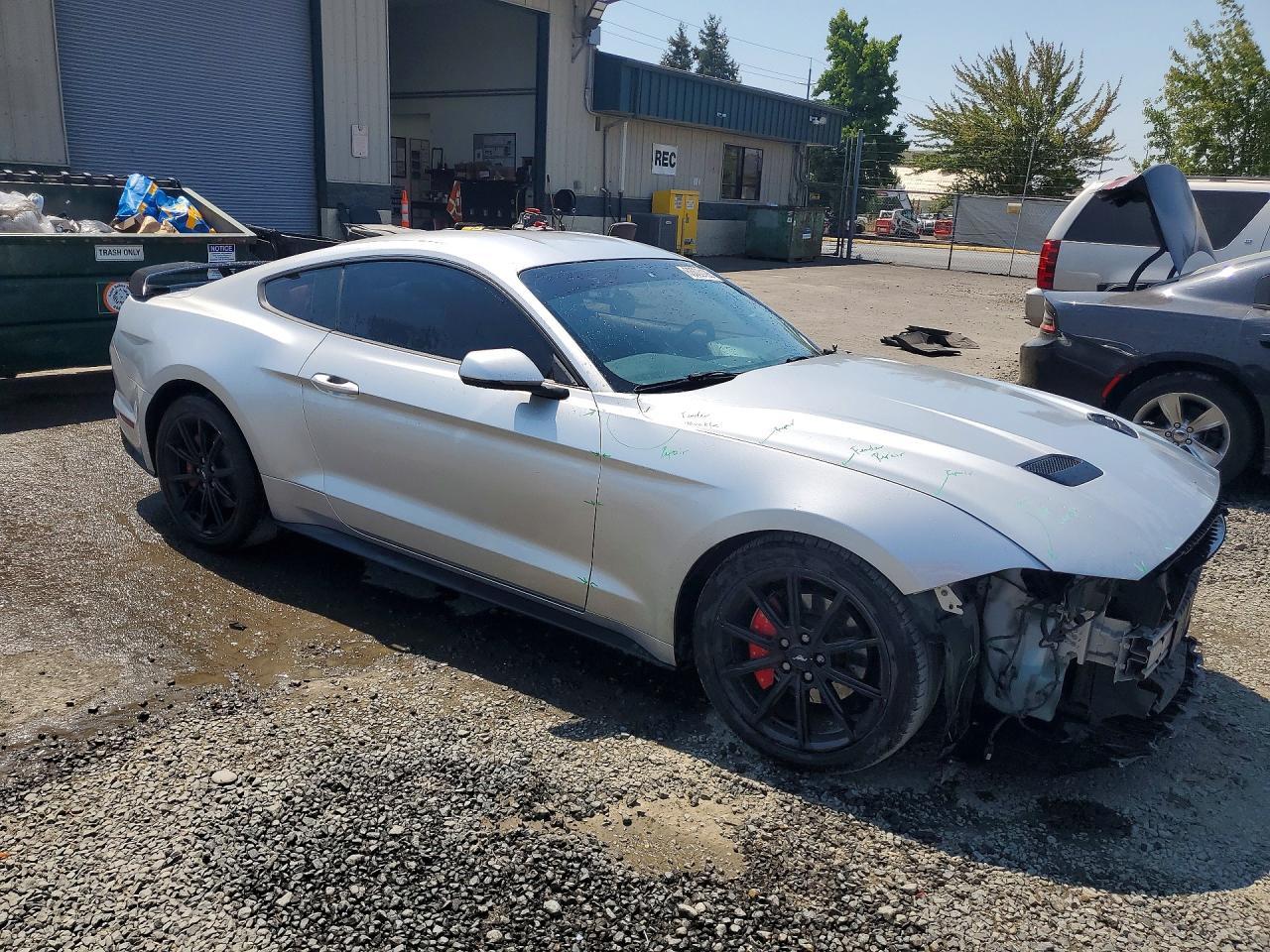 2018 Ford Mustang Base - Фото 4