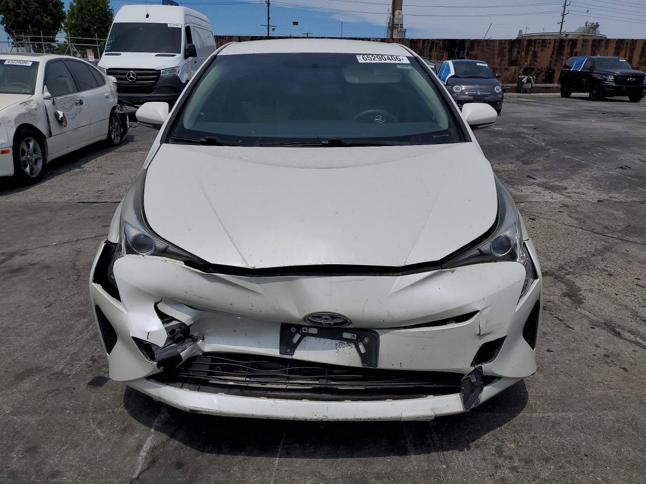 2016 Toyota Prius Two - Фото 5
