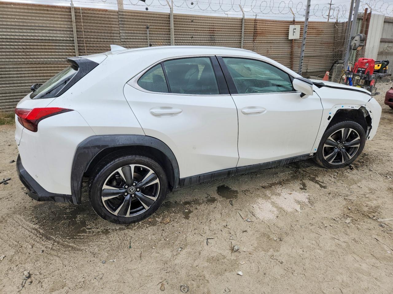 2022 Lexus Ux 200 Base - Image 3