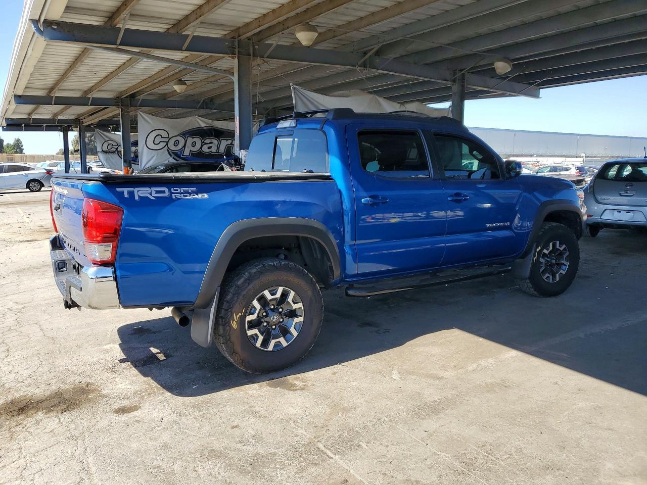 2017 Toyota Tacoma Trd Off-Road - Image 3