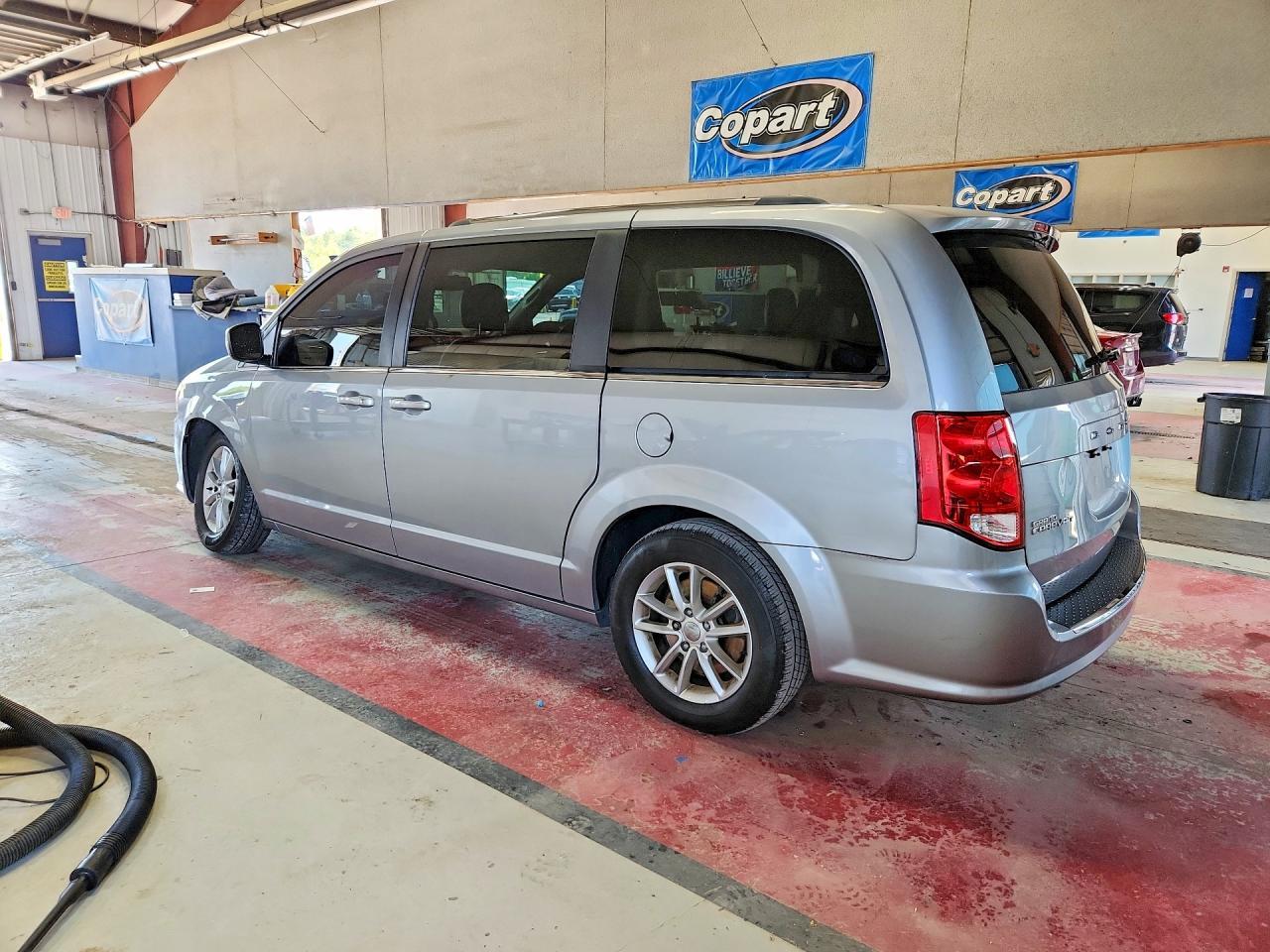 2019 Dodge Grand Caravan Sxt - Фото 2