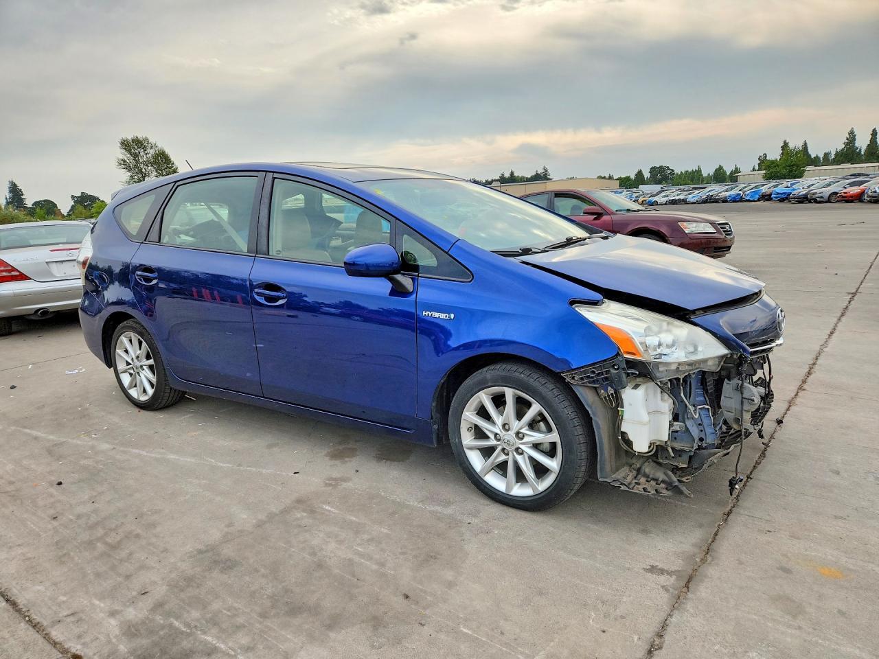 2014 Toyota Prius V Five - Фото 4