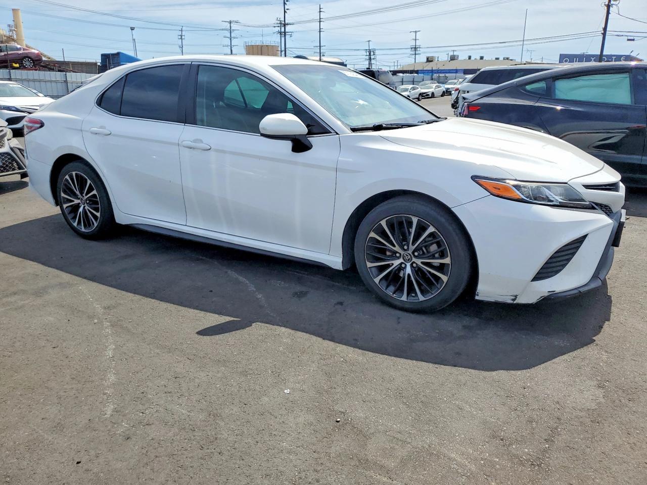 2018 Toyota Camry Se - Фото 4
