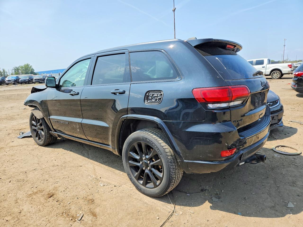 2018 Jeep Grand Cherokee Laredo - Image 2